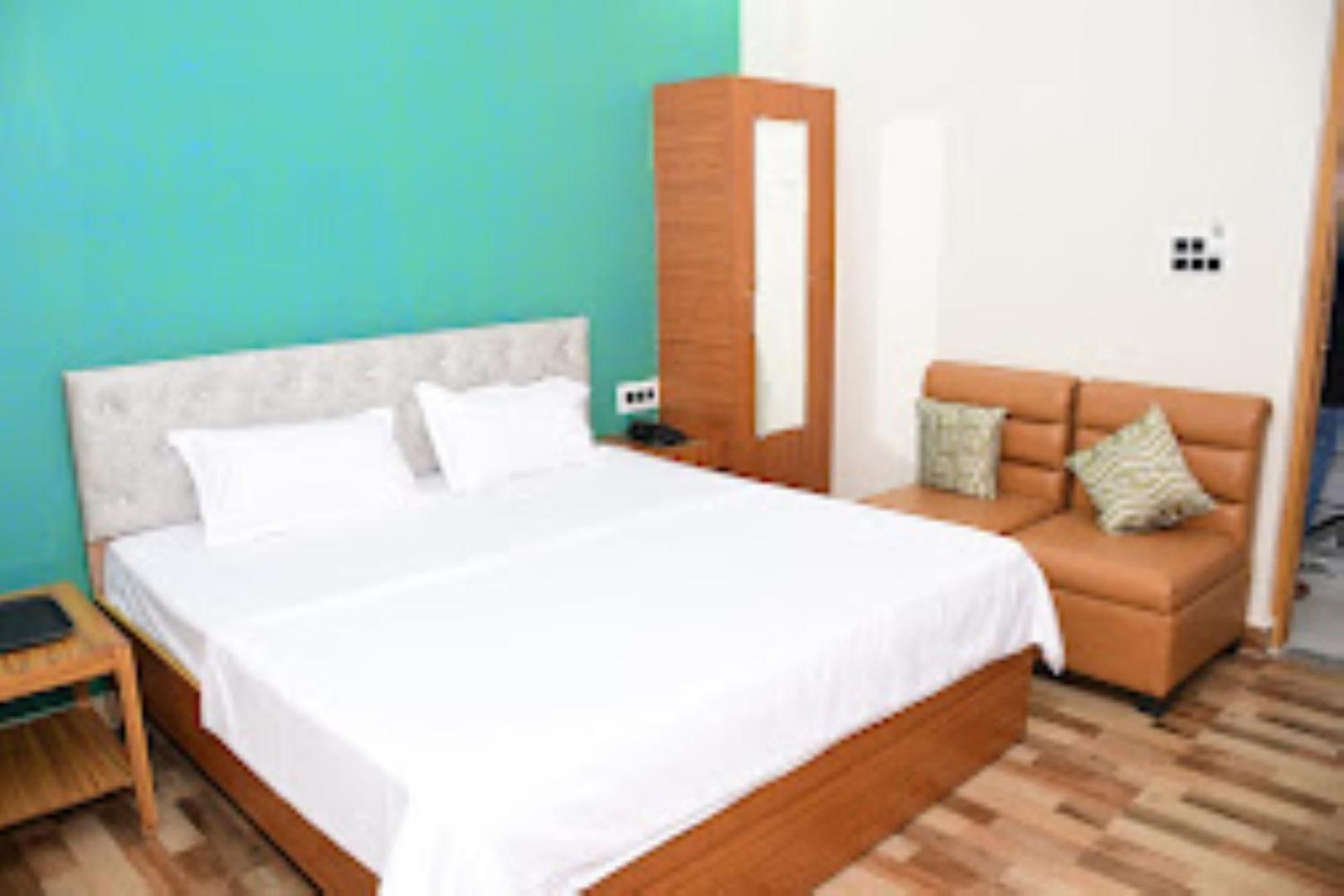 Renu Paradise , Ayodhya Hotel Exterior photo